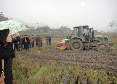 自貢市農業局到我市興文縣考察學習油菜機播技術