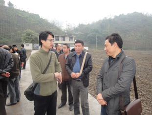 自貢市農(nóng)業(yè)局到我市興文縣考察學(xué)習(xí)油菜機(jī)播技術(shù)